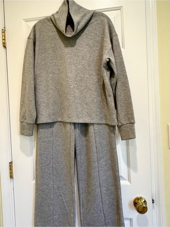 Truth By Republic Pants - Truth By Republic Cozy Gray Two-Piece Knit Lounge Set🩶